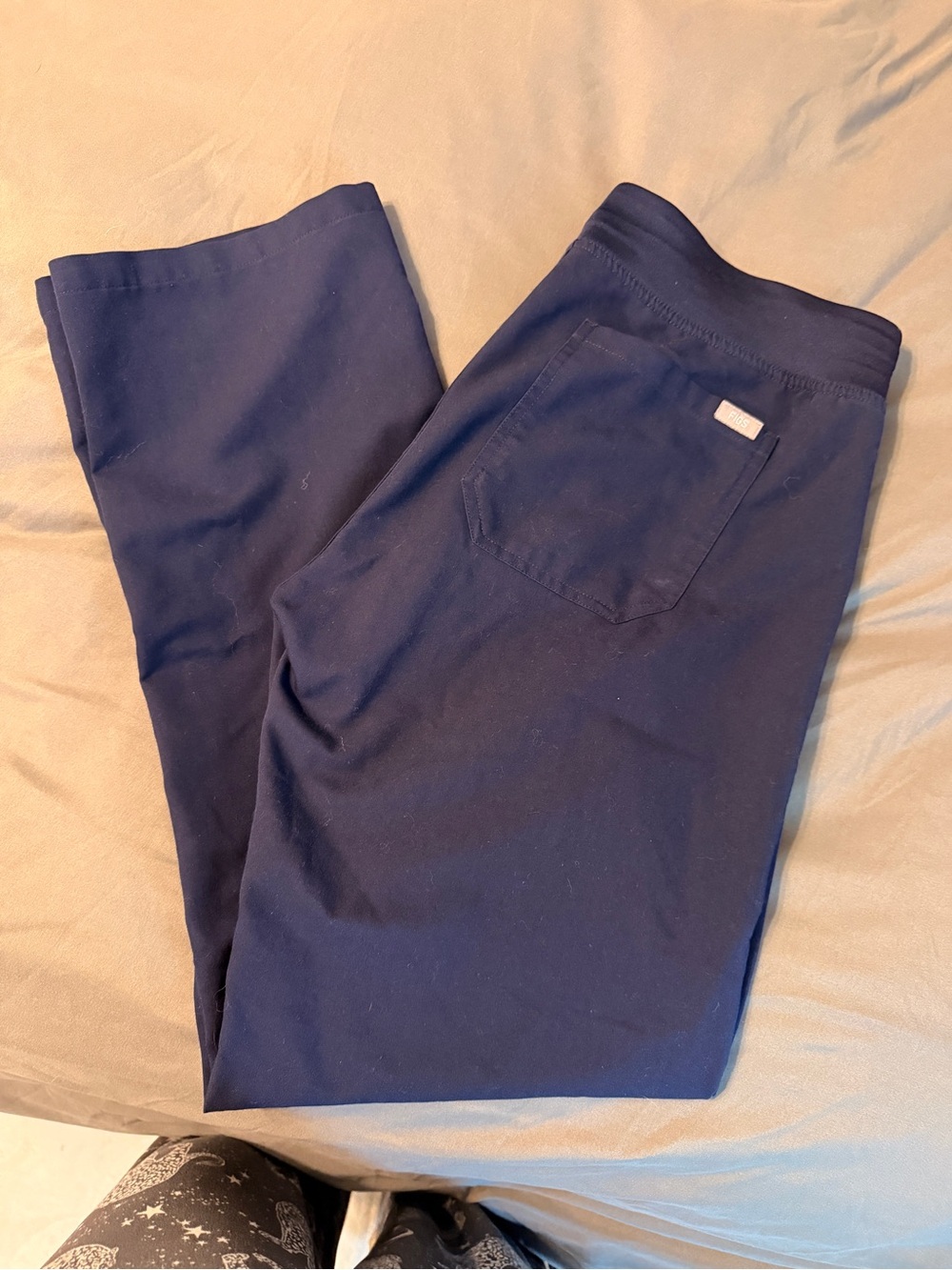 Figs Straight Leg Scrub Pants in Navy